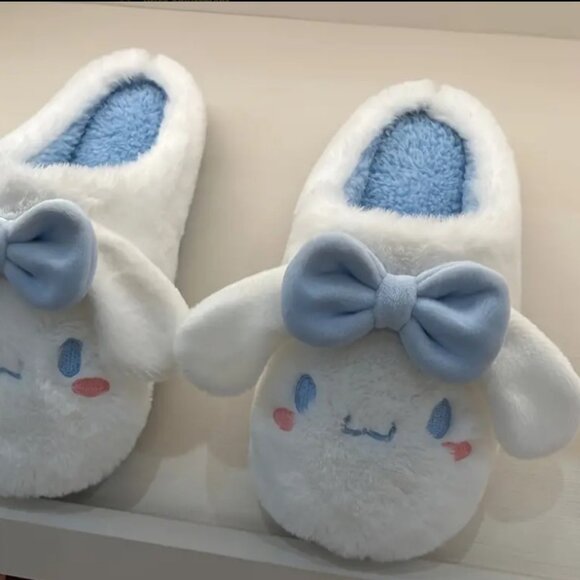Cinnamonroll Plush Slippers ~Sanrio - Picture 4 of 7
